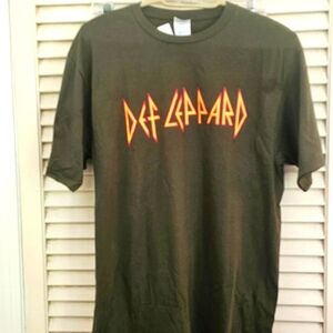 Def Leppard Classic Logo T-shirt Size M, Olive Green